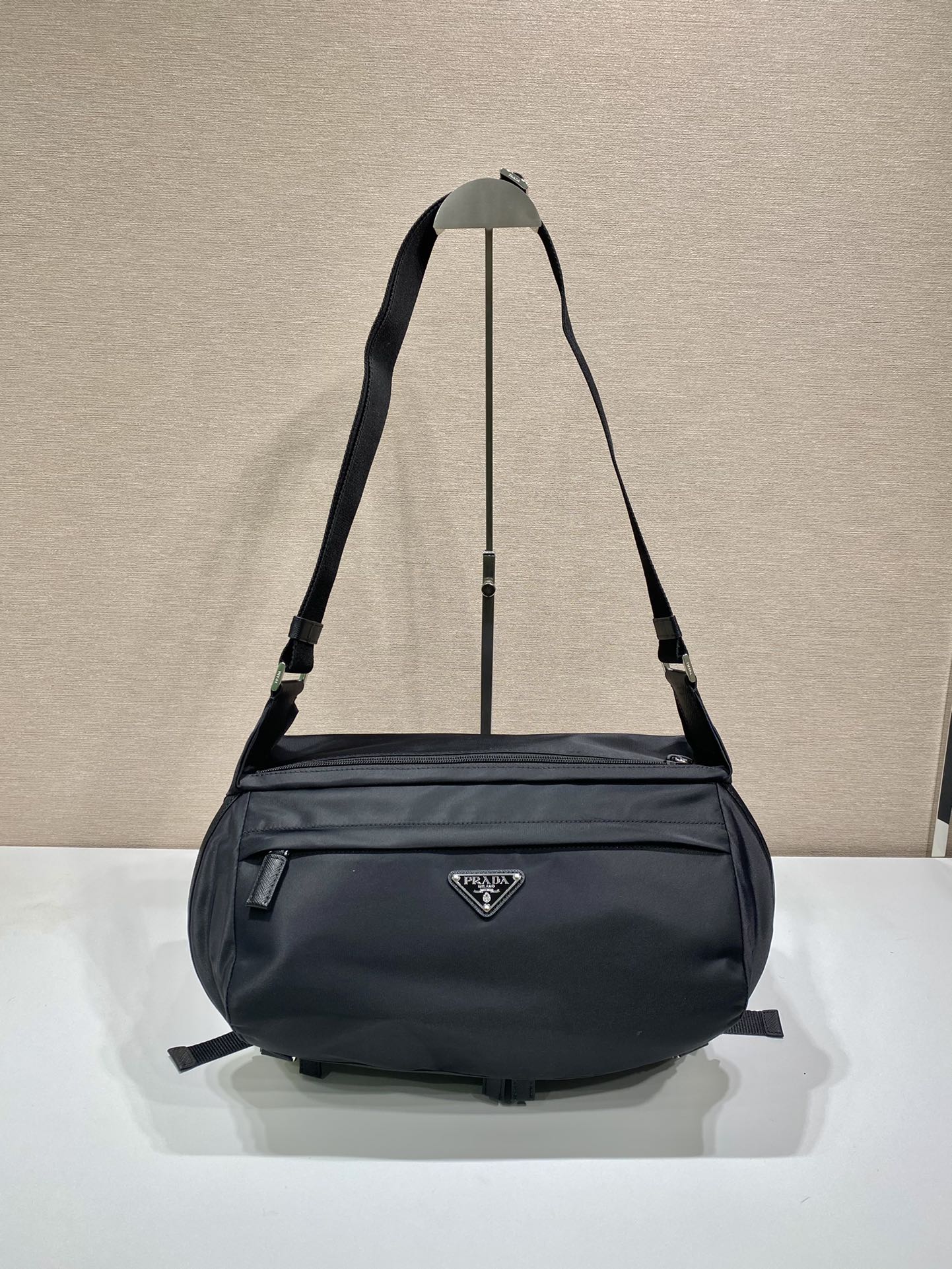 Prada_2VH991A_Messenger_